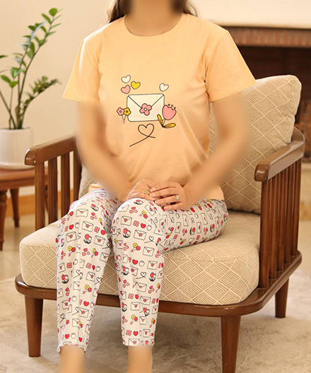 ست تیشرت شلوار خانگی زنانه نخی طرح عروسکی